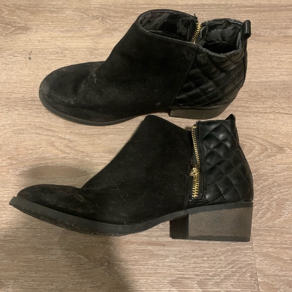 steve madden booties - Picture 3 of 3